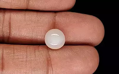 White Moonstone - 3.31 Carats