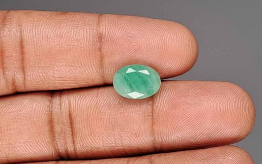 Emerald (Panna) Gemstone - 3.31 Carats