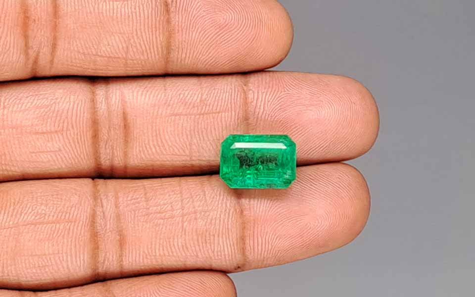 Emerald (Panna) Gemstone - 7.13 Carats