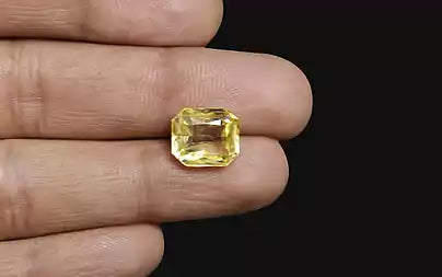 Yellow Sapphire - 6.56 Carats (Pukhraj - 7.15 Ratti)