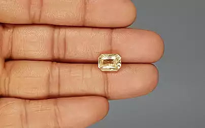 Yellow Sapphire - 5.01 Carats (Pukhraj - 5.46 Ratti)