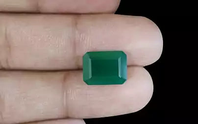 Green Onyx - 4.79 Carats