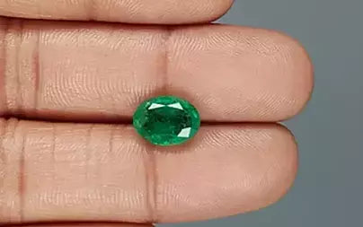 3.05 Carats Oval Emerald