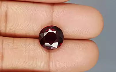 Hessonite (Gomed) - 6.37 Carats