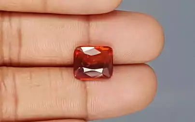 Hessonite (Gomed) - 5.91 Carats
