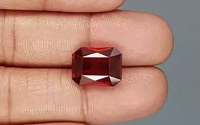Hessonite - 9.63 Carats (Gomed - 10.50 Ratti)