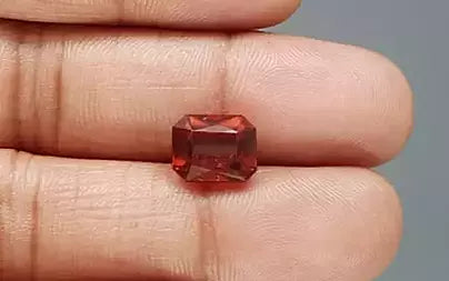Hessonite (Gomed) - 5.63 Carats