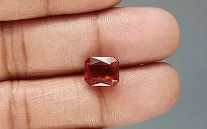 Hessonite (Gomed) - 5.12 Carats
