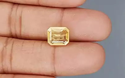 Yellow Sapphire - 5.62 Carats (Pukhraj - 6.13 Ratti)