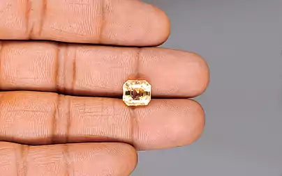 Yellow Sapphire - 4.04 Carats (Pukhraj - 4.40 Ratti)