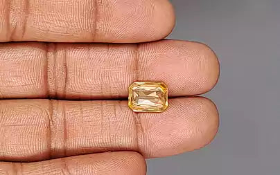 Yellow Sapphire - 5.15 Carats (Pukhraj - 5.61 Ratti)