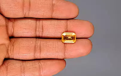Yellow Sapphire - 5.16 Carats (Pukhraj - 5.62 Ratti)
