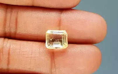 Yellow Topaz - 7.87 Carats