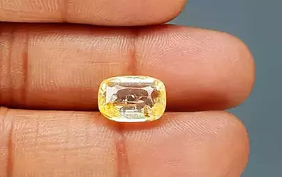 Yellow Topaz - 6.94 Carats