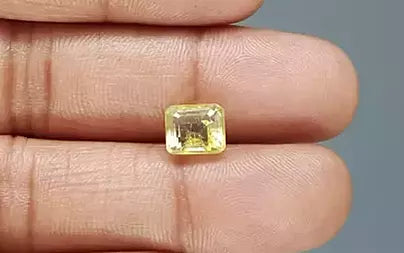 Yellow Topaz - 3.32 Carats
