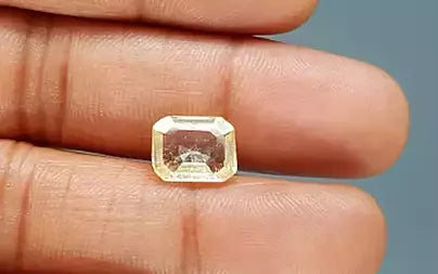 Yellow Topaz - 3.71 Carats