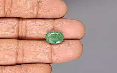 5.28 Carats Oval Emerald