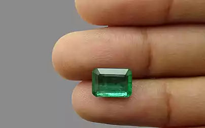 Emerald - 3.76 Carats (Panna - 4.10 Ratti)