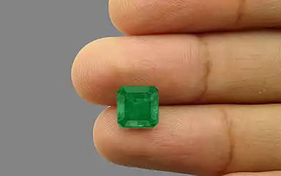 Emerald - 3.39 Carats (Panna - 3.70 Ratti)