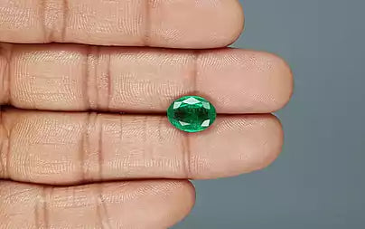 3.09 Carats Oval Emerald