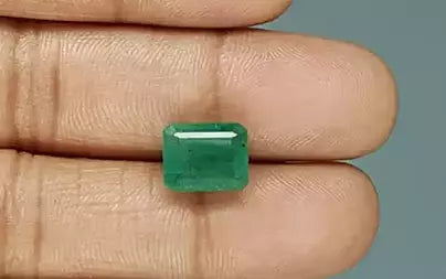 Emerald (Panna) - 5.61 Carats