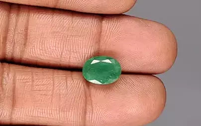 Emerald - 3.09 Carats (Panna - 3.37 Ratti)
