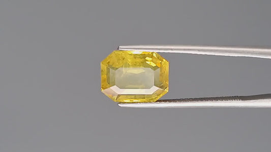 Yellow Sapphire - 6.23 Carats (Pukhraj - 6.79 Ratti)