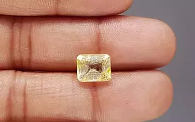 Yellow Topaz - 4.47 Carats