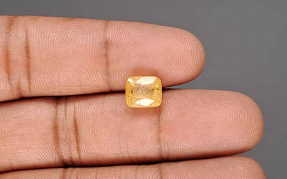 Yellow Sapphire (Pukhraj) Gemstone - 4.71 Carats