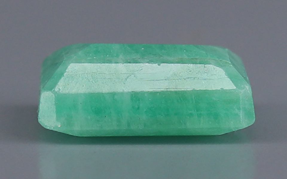 Emerald (Panna) Gemstone - 3.45 Carats