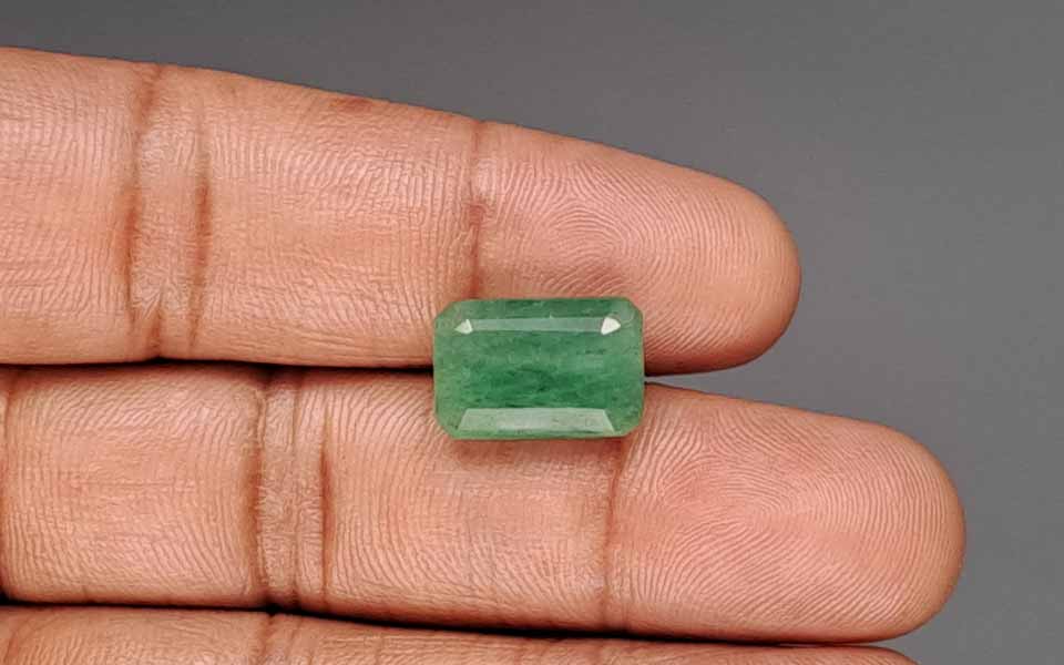 Emerald (Panna) Gemstone - 7.49 Carats