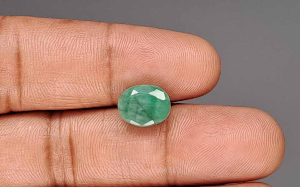 Emerald (Panna) Gemstone - 4.13 Carats