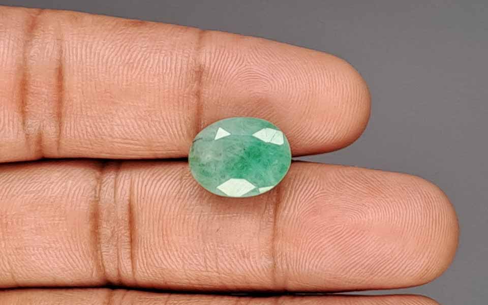 Emerald (Panna) Gemstone - 7.19 Carats