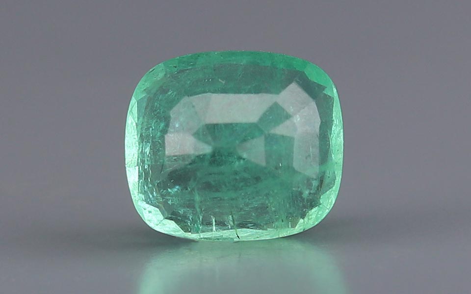 Emerald (Panna) Gemstone - 2.60 Carats