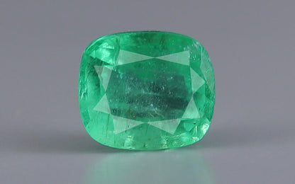 Emerald (Panna) Gemstone - 2.60 Carats
