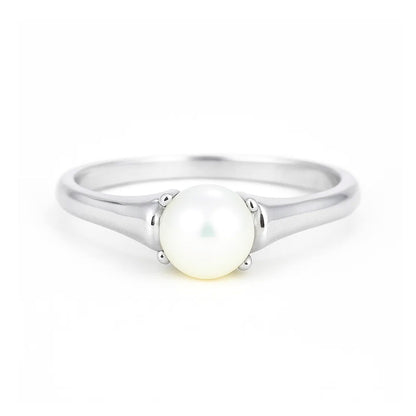 Regal Vintage Sterling Silver Pearl Ring for Women