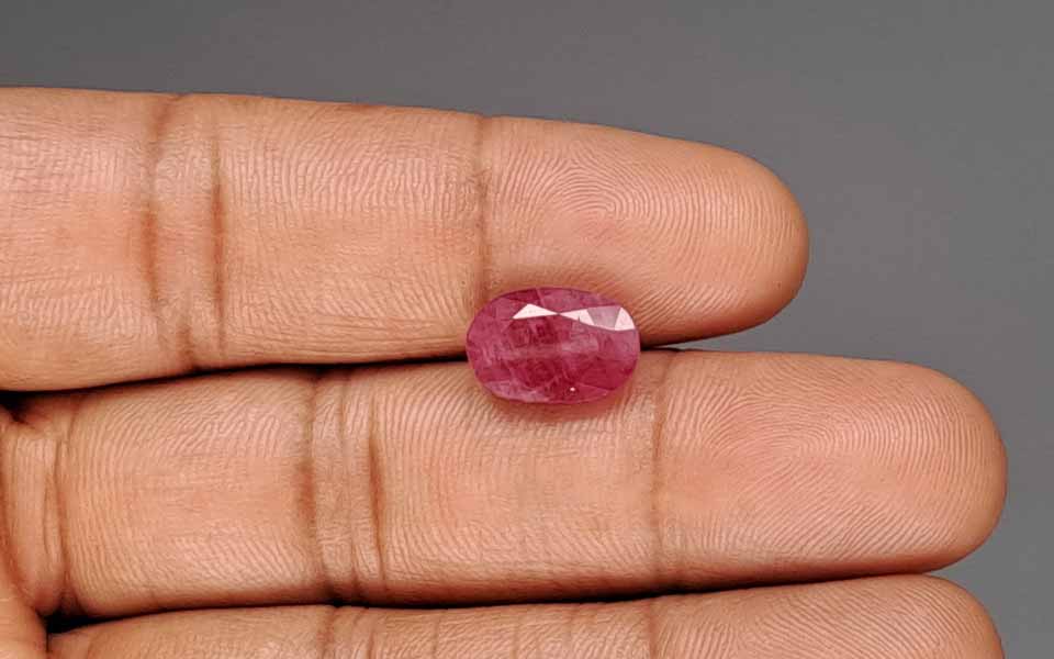 Ruby (Manik) Gemstone - 5.57 Carats
