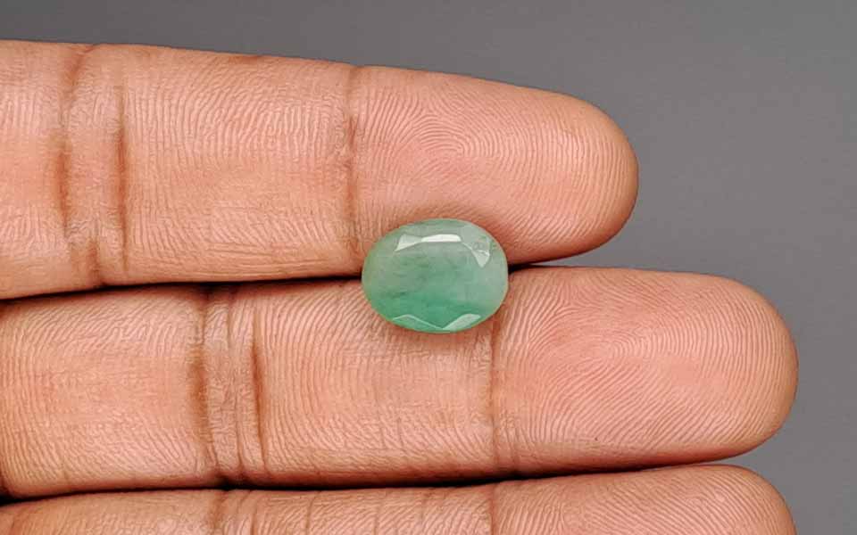 Emerald (Panna) Gemstone - 3.97 Carats