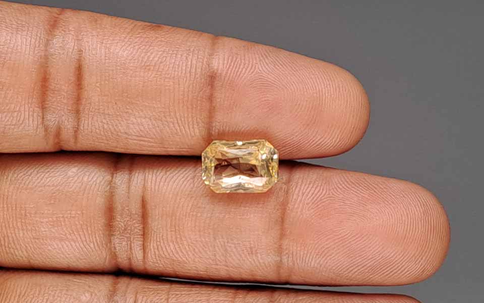Yellow Sapphire (Pukhraj) Gemstone - 5.53 Carats