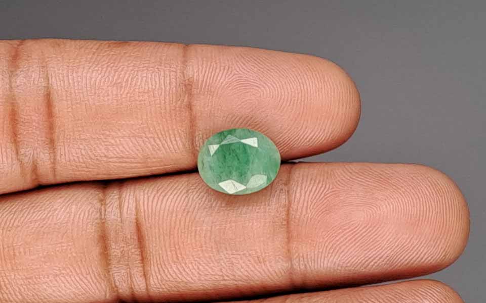 Emerald (Panna) Gemstone - 4.11 Carats