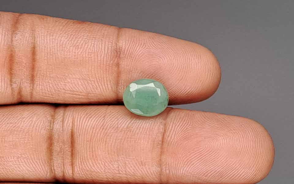 Emerald (Panna) Gemstone - 2.84 Carats