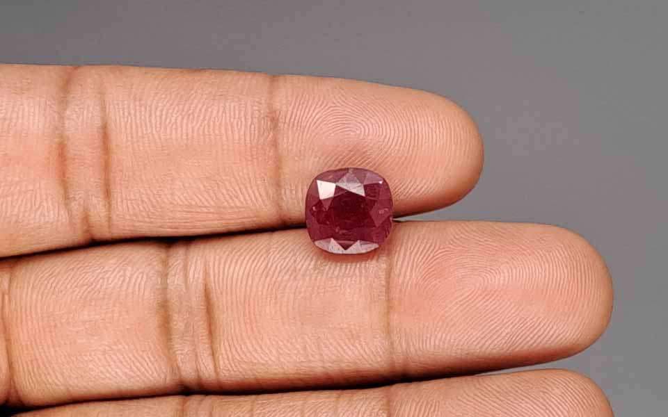 Ruby (Manik) Gemstone - 4.76 Carats