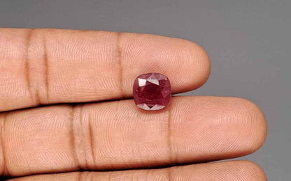 Ruby (Manik) Gemstone - 4.76 Carats