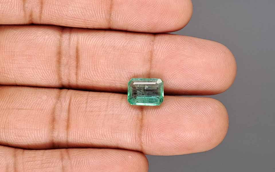 Emerald (Panna) Gemstone - 2.89 Carats