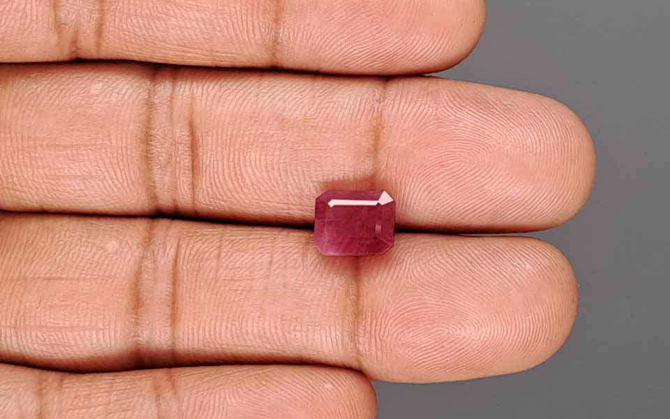 Ruby (Manik) Gemstone - 4.29 Carats