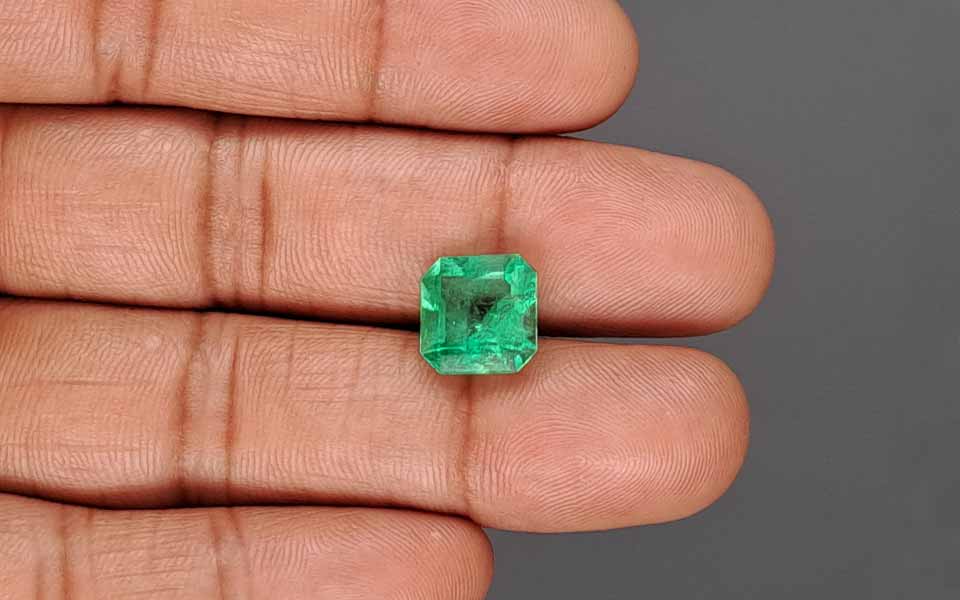 Emerald (Panna) Gemstone - 4.12 Carats