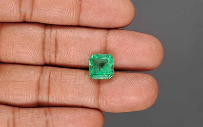 Emerald (Panna) Gemstone - 4.12 Carats