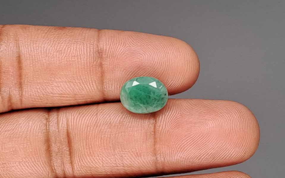 Emerald (Panna) Gemstone - 3.98 Carats