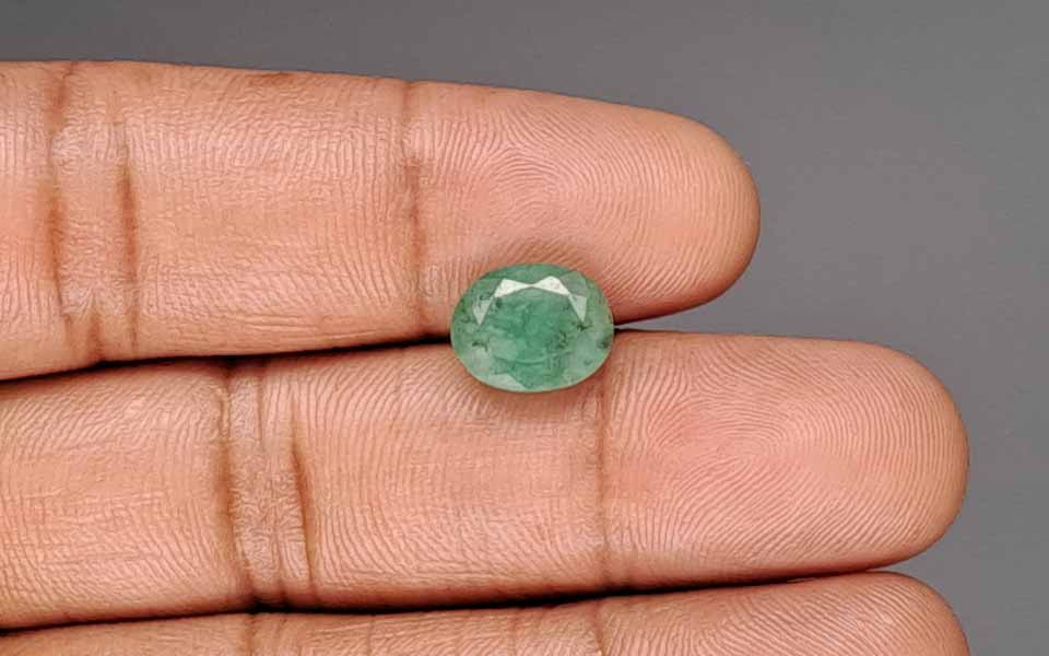 Emerald (Panna) Gemstone - 3.59 Carats