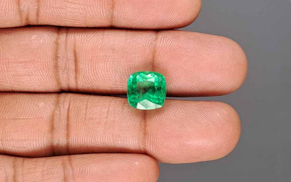 Emerald (Panna) Gemstone - 4.68 Carats